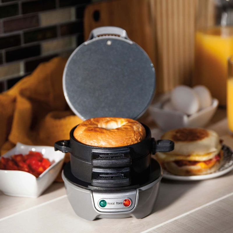 Sanduicheira e Hamburguer Hamilton Beach Breakfast Sandwich Maker Seu Lanche em 5 minutos 110V FAVariedades